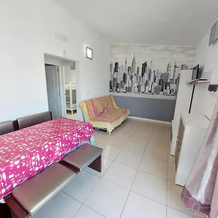 Charlotte Up Apartman Arona